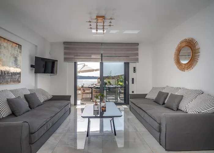 Maria Pf Ee * Nydri (Lefkada)